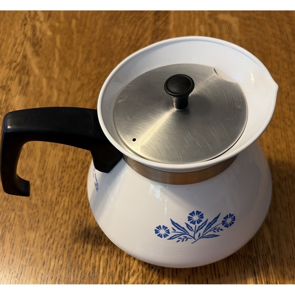 Vintage CorningWare Blue Cornflower 6 Cup Coffee / Tea Pot With Metal Lid